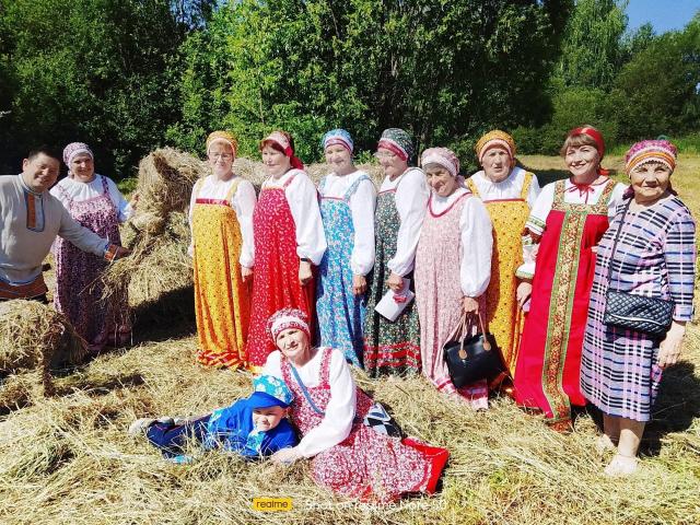 Всякий, кто дорос, спеши на сенокос!
