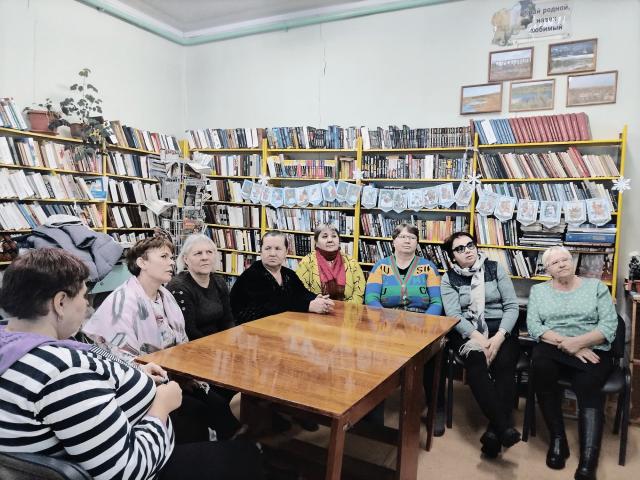 Литературно-музыкальная гостиная &laquo;Певец русской земли&raquo; в Комаровской библиотеке
