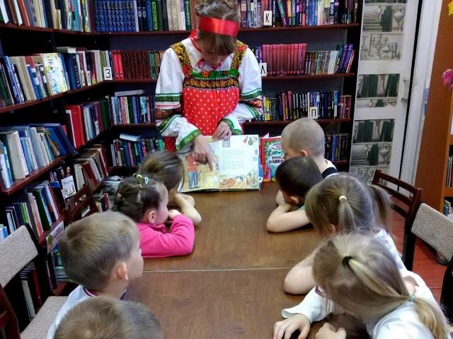 ЭКСКУРСИЯ В ИЛЬИНСКУЮ БИБЛИОТЕКУ &laquo;КНИЖНЫЙ ДОМ&raquo;